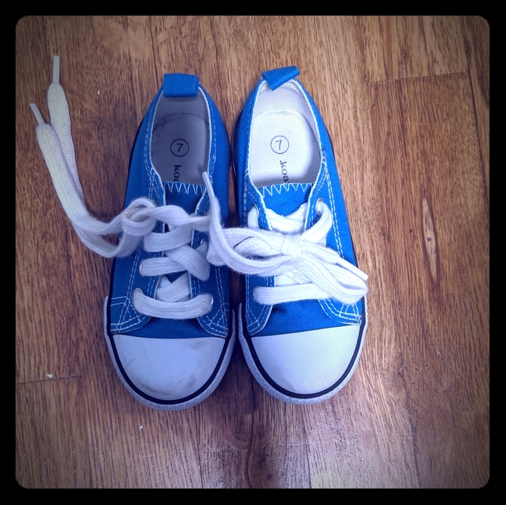 Kids sneakers
